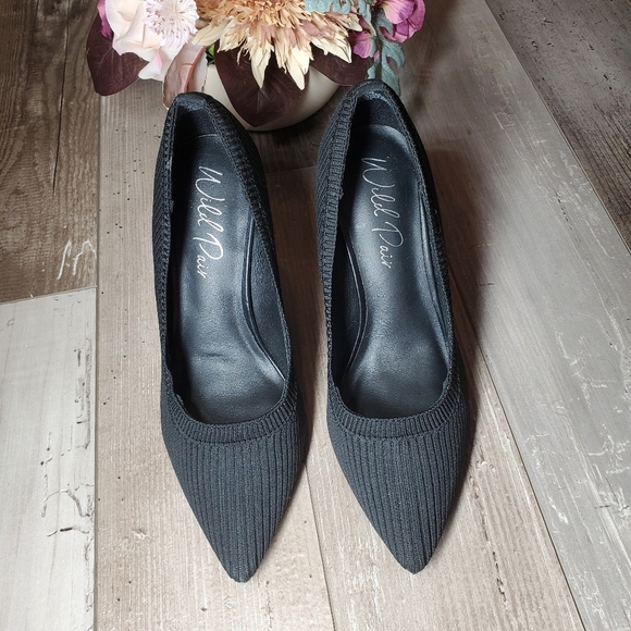 Wild Pair Black Striped Comfort Daliaa Knit Slip-On Women's Pumps Size 8M NWOT - Picture 3 of 16